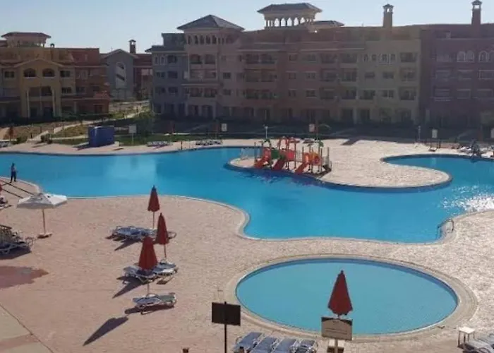 Apartmanhotel Porto 2 Bed And Private Garden-pool View 3*